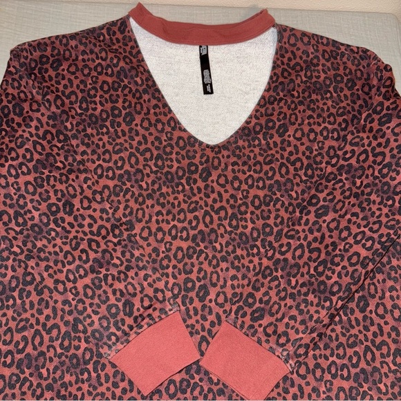 VICTORIA SECRETS SPORT LEOPARD‎ SWEATSHIRT TUNIC SIZE XS - Picture 4 of 4